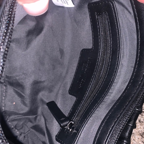 NWOT Vera Wang Elegant Black Pleated Shoulder Bag with adjustable strap - Picture 5 of 9